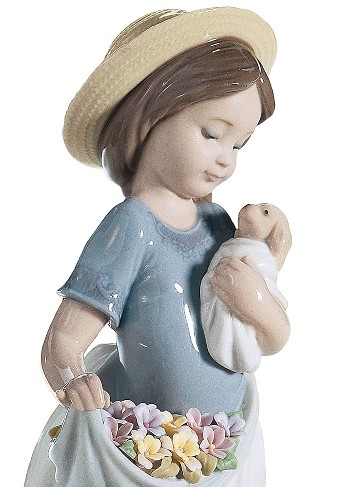 LLADRÓ A Romp in The Garden Girl Figurine Type 626